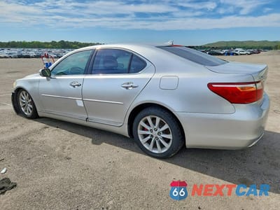 Drugie zdjęcie samochodu z przodu: 2010 LEXUS LS 460 VIN:JTHCL5EF0A5006088 - miniatura