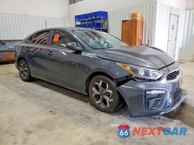 Czwarte zdjęcie samochodu z boku: 2019 KIA FORTE LXS VIN:3KPF24AD9KE092183 - miniatura