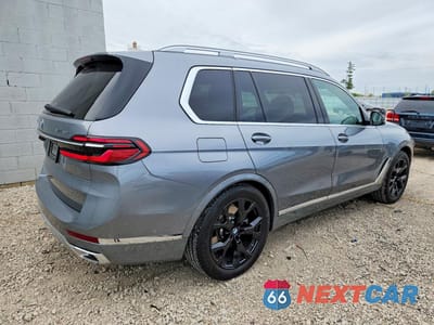 Trzecie zdjęcie samochodu z tyłu: 2025 BMW X7 XDRIVE40I VIN:5UX23EM01S9Z89639 - miniatura
