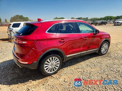 Trzecie zdjęcie samochodu z tyłu: 2019 LINCOLN MKC VIN:5LMCJ1C98KUL31651 - miniatura