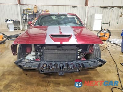 Piąte zdjęcie samochodu w środku: 2017 DODGE CHALLENGER SRT 392 VIN:2C3CDZDJ1HH501791 - miniatura