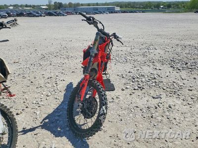 Drugie zdjęcie samochodu z przodu: 2022 HONDA CRF250 R VIN:JH2ME1231NK402726 - miniatura