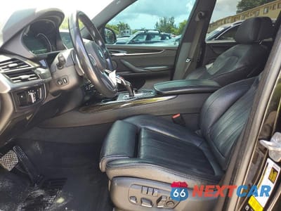 Zdjęcie 7 z 13 samochodu: 2017 BMW X5 XDRIVE50I VIN:5UXKR6C39H0U13407 - miniatura
