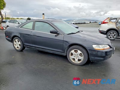 Czwarte zdjęcie samochodu z boku: 2000 HONDA ACCORD EX VIN:1HGCG2251YA005969 - miniatura