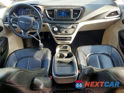 Zdjęcie 8 z 14 samochodu: 2020 CHRYSLER VOYAGER LXI VIN:2C4RC1DG7LR163315 - miniatura