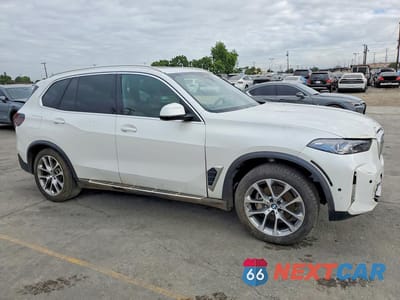 Czwarte zdjęcie samochodu z boku: 2025 BMW X5 XDRIVE40I VIN:5UX23EU00S9Z14690 - miniatura