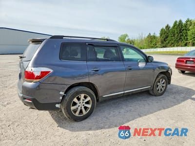 Trzecie zdjęcie samochodu z tyłu: 2011 TOYOTA HIGHLANDER SE VIN:5TDBK3EH4BS048314 - miniatura