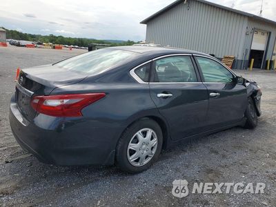 Trzecie zdjęcie samochodu z tyłu: 2018 NISSAN ALTIMA 2.5 S VIN:1N4AL3AP0JC233021 - miniatura