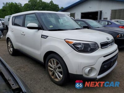 Czwarte zdjęcie samochodu z boku: 2018 KIA SOUL + VIN:KNDJP3A55J7612652 - miniatura