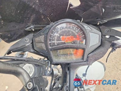 Zdjęcie 7 z 9 samochodu: 2013 KAWASAKI EX650 E VIN:JKAEXEE1XDDA13348 - miniatura