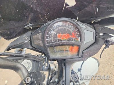 Zdjęcie 7 z 9 samochodu: 2013 KAWASAKI EX650 E VIN:JKAEXEE1XDDA13348 - miniatura