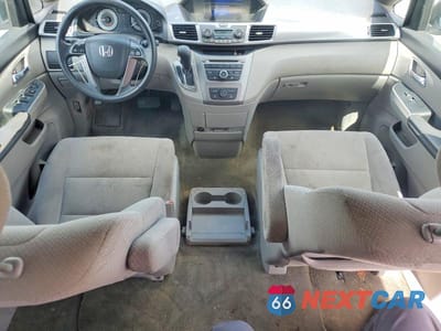 Zdjęcie 8 z 13 samochodu: 2015 HONDA ODYSSEY LX VIN:5FNRL5H20FB116889 - miniatura