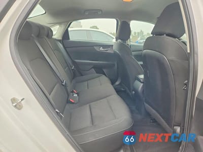 Zdjęcie 10 z 12 samochodu: 2021 KIA FORTE LXS VIN:3KPF24AD2ME294527 - miniatura