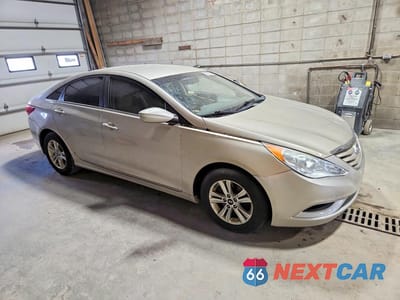 Czwarte zdjęcie samochodu z boku: 2011 HYUNDAI SONATA GLS VIN:5NPEB4AC8BH194413 - miniatura