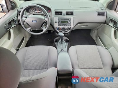 Zdjęcie 8 z 12 samochodu: 2006 FORD FOCUS ZX5 VIN:1FAHP37N26W168428 - miniatura