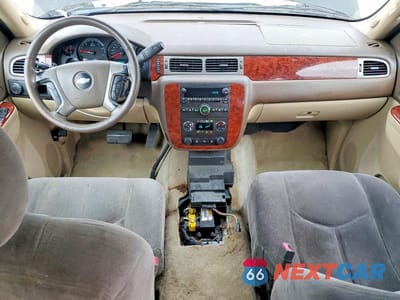 Zdjęcie 8 z 14 samochodu: 2013 CHEVROLET TAHOE C1500 LT VIN:1GNSCBE08DR376071 - miniatura