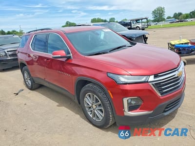 Czwarte zdjęcie samochodu z boku: 2023 CHEVROLET TRAVERSE LT VIN:1GNEVGKW1PJ186838 - miniatura