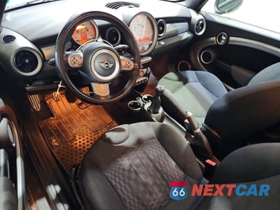 Zdjęcie 8 z 12 samochodu: 2008 MINI COOPER S VIN:WMWMF73588TT87260 - miniatura