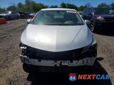 Piąte zdjęcie samochodu w środku: 2017 CHEVROLET CRUZE PREMIER VIN:1G1BF5SM8H7105692 - miniatura