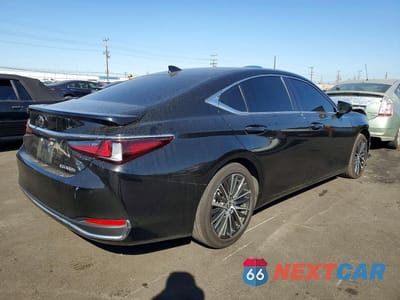 Trzecie zdjęcie samochodu z tyłu: 2025 LEXUS ES 300H BASE VIN:58ADA1C17SU074539 - miniatura