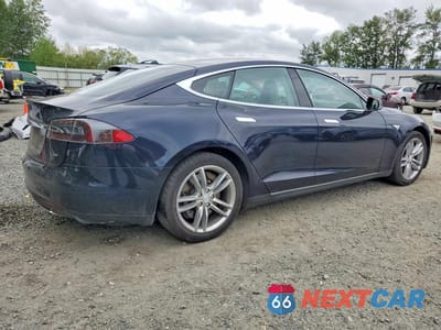 Trzecie zdjęcie samochodu z tyłu: 2013 TESLA MODEL S VIN:5YJSA1CG0DFP19616 - miniatura