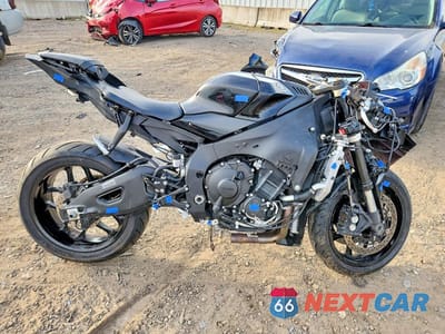 2021 YAMAHA YZFR1 JYARN66E6MA001454 - główne zdjęcie licytacji z USA - miniatura