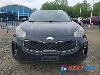 Piąte zdjęcie samochodu w środku: 2018 KIA SPORTAGE LX VIN:KNDPMCAC6J7391998 - miniatura