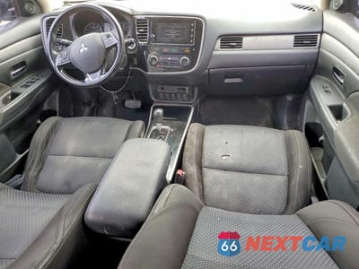 Zdjęcie 8 z 14 samochodu: 2017 MITSUBISHI OUTLANDER SE VIN:JA4AZ3A35HZ044730 - miniatura