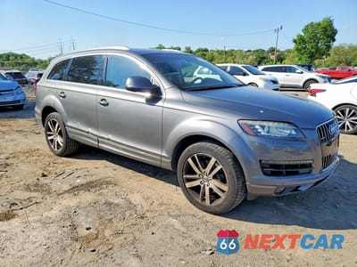 Czwarte zdjęcie samochodu z boku: 2015 AUDI Q7 PREMIUM PLUS VIN:WA1LGAFE8FD027685 - miniatura