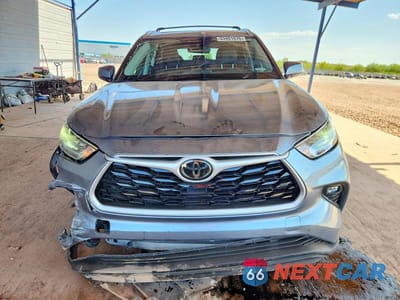 Piąte zdjęcie samochodu w środku: 2020 TOYOTA HIGHLANDER XLE VIN:5TDHZRBH2LS038637 - miniatura