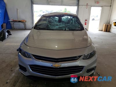 Piąte zdjęcie samochodu w środku: 2017 CHEVROLET MALIBU LT VIN:1G1ZE5STXHF245970 - miniatura