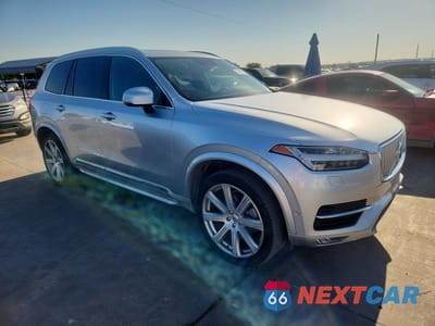 Czwarte zdjęcie samochodu z boku: 2018 VOLVO XC90 T6 VIN:YV4A22PL8J1199706 - miniatura