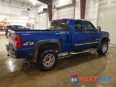 Trzecie zdjęcie samochodu z tyłu: 2003 CHEVROLET SILVERADO K2500 HEAVY DUTY VIN:1GCHK29103E344391 - miniatura