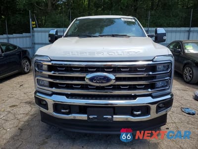 Piąte zdjęcie samochodu w środku: 2023 FORD F350 SUPER DUTY VIN:1FT8W3BM0PED12772 - miniatura