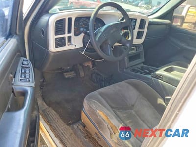 Zdjęcie 8 z 12 samochodu: 2006 GMC SIERRA K2500 HEAVY DUTY VIN:1GTHK23D06F166368 - miniatura