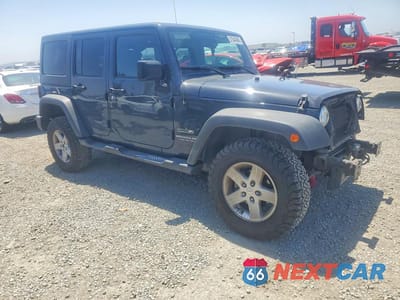 Czwarte zdjęcie samochodu z boku: 2017 JEEP WRANGLER UNLIMITED SPORT VIN:1C4BJWDG2HL611965 - miniatura