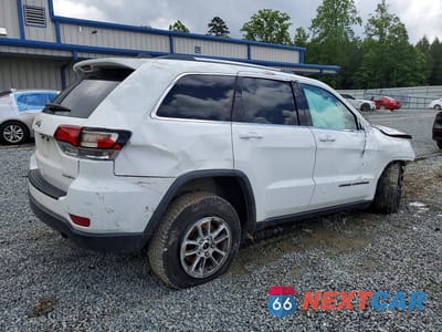 Trzecie zdjęcie samochodu z tyłu: 2020 JEEP GRAND CHEROKEE LAREDO VIN:1C4RJFAG9LC122541 - miniatura