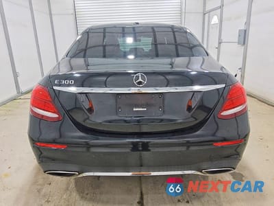 Zdjęcie 6 z 12 samochodu: 2017 MERCEDES-BENZ E 300 VIN:WDDZF4JB4HA191396 - miniatura