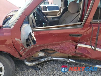 Zdjęcie 7 z 11 samochodu: 2004 GMC SIERRA 2500 VIN:1GTHC29U64E306463 - miniatura