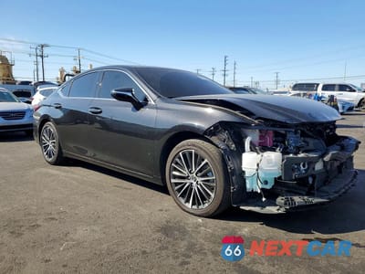 Czwarte zdjęcie samochodu z boku: 2025 LEXUS ES 300H BASE VIN:58ADA1C17SU074539 - miniatura