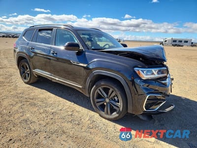 Czwarte zdjęcie samochodu z boku: 2021 VOLKSWAGEN ATLAS SE VIN:1V2PR2CAXMC537529 - miniatura