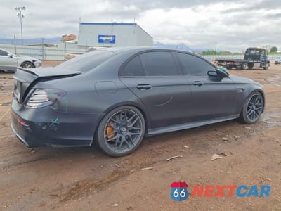 Trzecie zdjęcie samochodu z tyłu: 2018 MERCEDES-BENZ E 63 AMG-S VIN:WDDZF8KB7JA224435 - miniatura