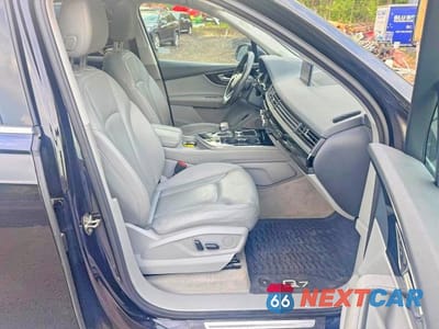 Piąte zdjęcie samochodu w środku: 2019 AUDI Q7 PREMIUM PLUS VIN:WA1LAAF7XKD008245 - miniatura