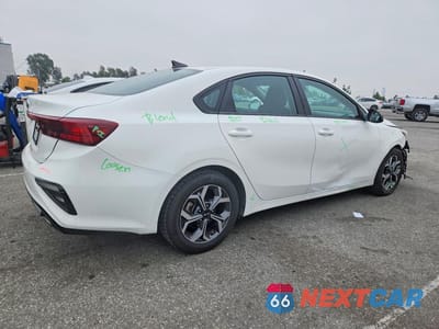 Trzecie zdjęcie samochodu z tyłu: 2021 KIA FORTE LXS VIN:3KPF24AD2ME294527 - miniatura