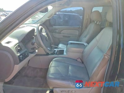 Zdjęcie 7 z 13 samochodu: 2012 CHEVROLET SUBURBAN K1500 LT VIN:1GNSKJE78CR302741 - miniatura