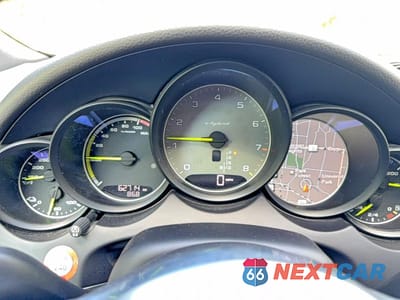 Zdjęcie 8 z 10 samochodu: 2016 PORSCHE CAYENNE SE HYBRID VIN:WP1AE2A29GLA17811 - miniatura