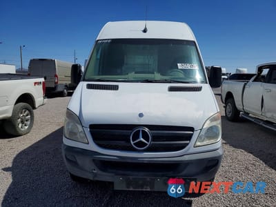 Piąte zdjęcie samochodu w środku: 2011 MERCEDES BENZ SPRINTER 2500 DELIVERY VAN VIN:WD3PE8CB9B5606408 - miniatura
