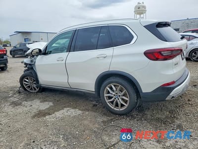 Drugie zdjęcie samochodu z przodu: 2021 BMW X5 XDRIVE40I VIN:5UXCR6C04M9F69180 - miniatura