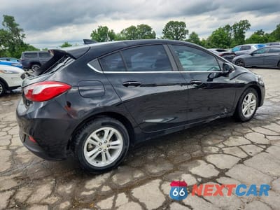 Trzecie zdjęcie samochodu z tyłu: 2018 CHEVROLET CRUZE LT VIN:3G1BE6SM7JS624605 - miniatura