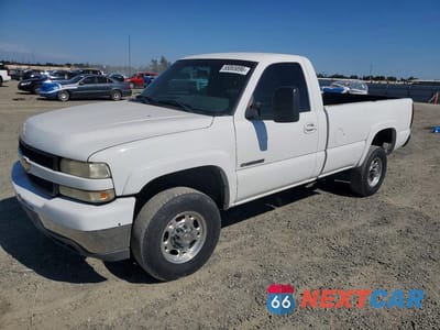 2002 CHEVROLET SILVERADO 1GBHC24U32Z243095 - główne zdjęcie licytacji z USA - miniatura